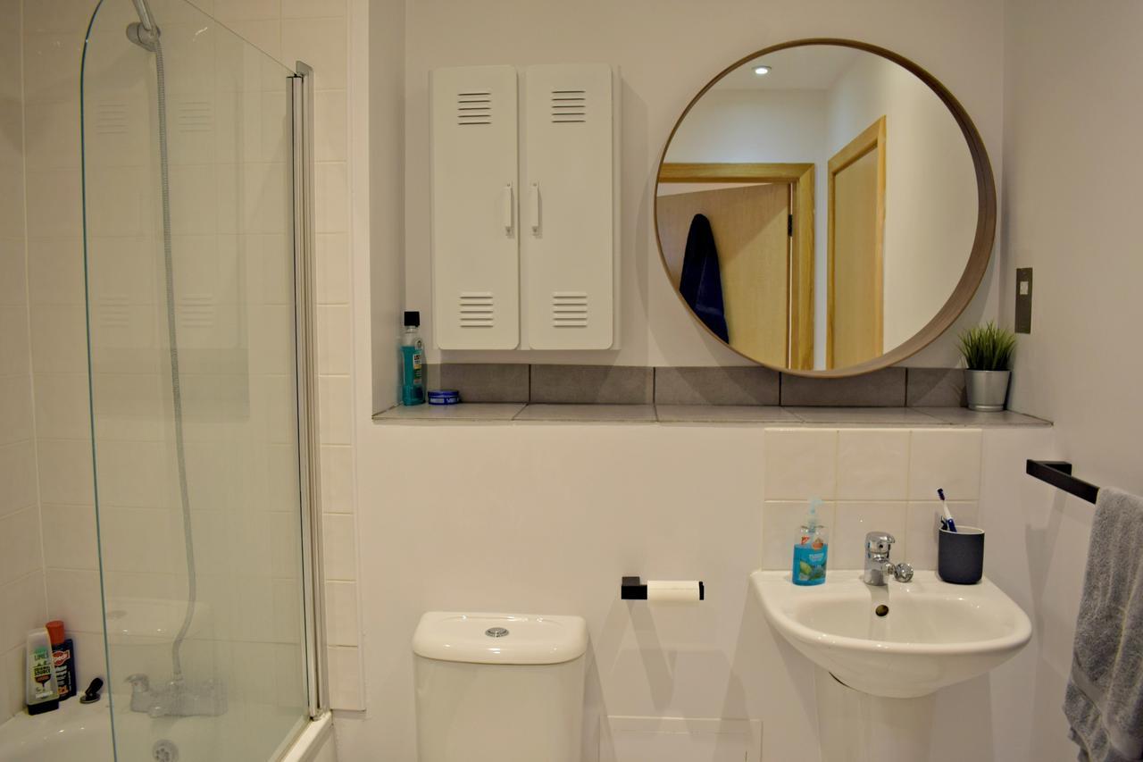 Modern 2 Bedroom Next To Olympic Park Appartamento *